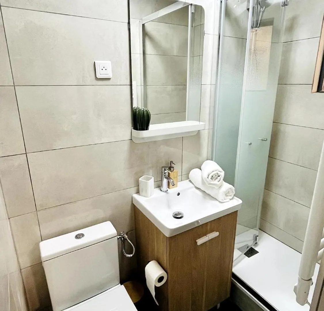 Studio - 2 Pers - Intra-Muros Avignon Apartment